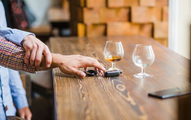 На замітку водіям: через скільки часу після вживання алкоголю можна сідати за кермо