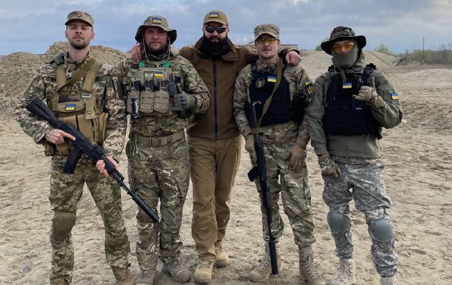 Я - обычный украинец: Макс Барских рассказал, как вывозил семью под обстрелами и взял в руки оружие