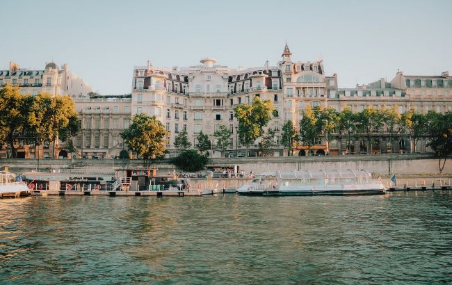 Вперше за 100 років. Париж перетворює Сену на місце, придатне для купання