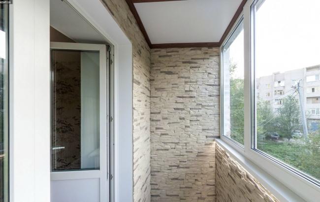 Як зробити ремонт на балконі: підстава, скління, утеплення