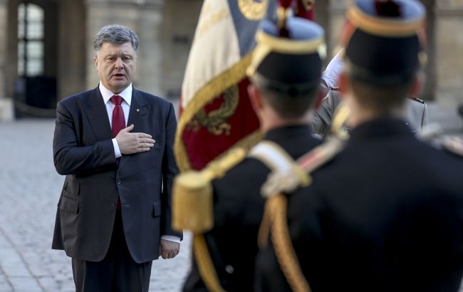 Порошенко прибыл во Францию
