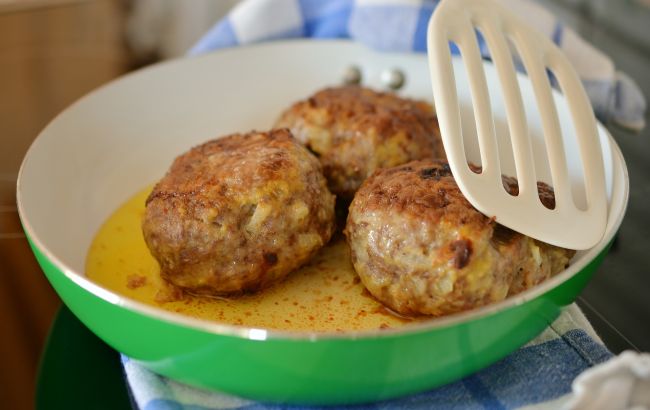 Кулінарний секрет, який зробить м'ясний фарш ніжним, немов пух