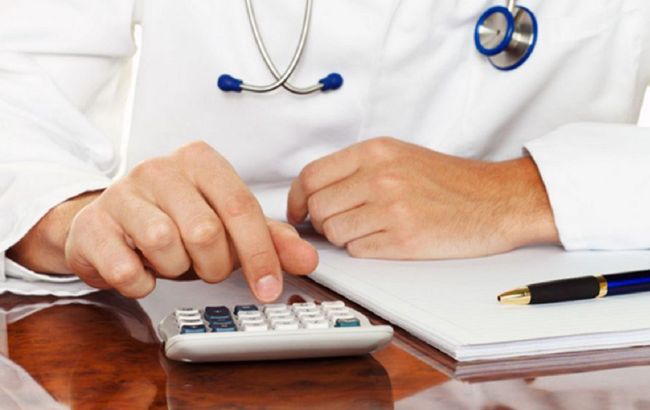 Под Житомиром&nbsp;сельских медиков&nbsp;переводят на полставки&nbsp;задним числом: что будет с ФАПами