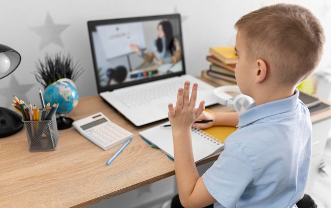 Як навчати дітей, коли вимикають світло: секрети від досвідчених вчителів