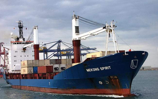 В Украину возвращаются 12 моряков с арестованного в Греции судна