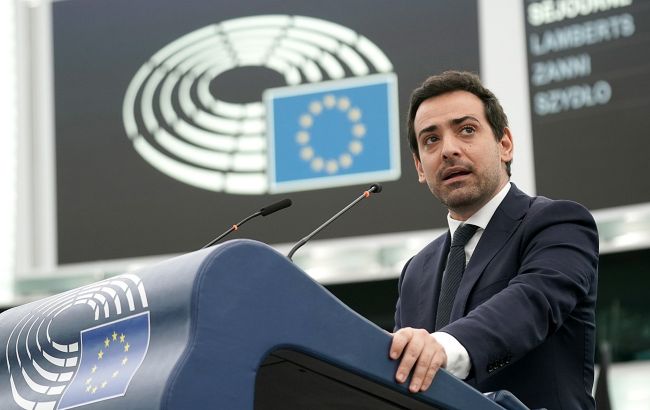 Во Франции сменили главу МИД