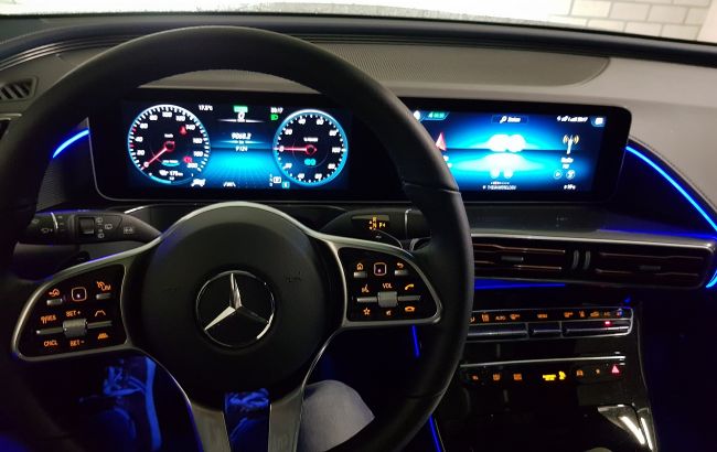 В Житомире ребенок ехал сам за рулем на огромной скорости (видео)