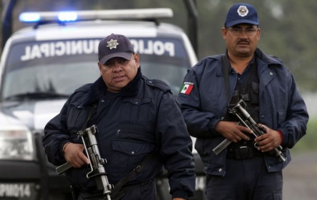 На мексиканском курорте вооруженные люди похитили 16 человек