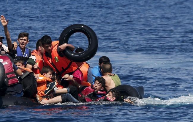 В Средиземном море за сутки погибли 13 мигрантов