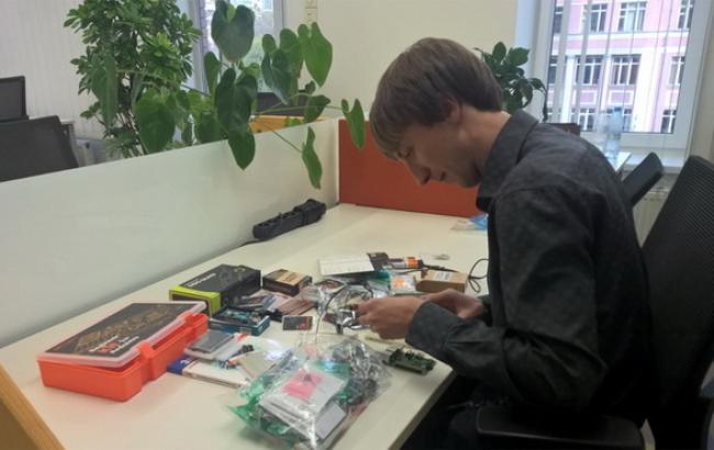 В Украине разработают носимое устройство для людей с проблемами зрения