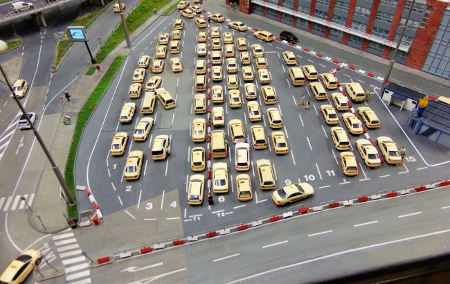 Не більше трьох пасажирів. Що треба знати про правила поїздки у таксі в Німеччині