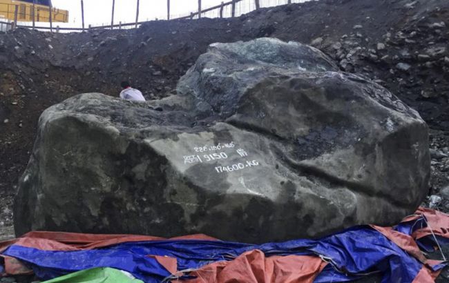 В Мьянме обнаружили нефритовую глыбу стоимостью 140 млн фунтов