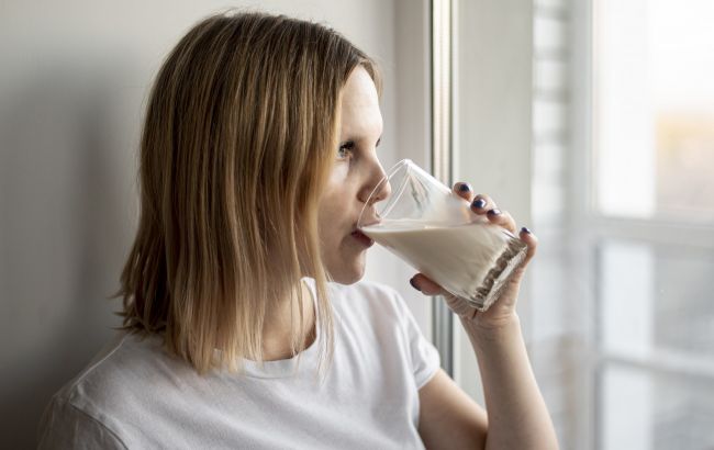Жінка місяць пила кефір щодня: ось що сталося з її організмом