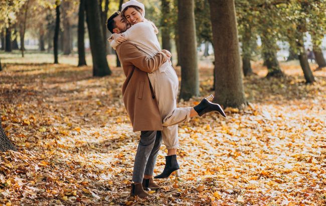 Кохання з минулого повернеться восени: 4 знаки Зодіаку не зможуть втекти від долі
