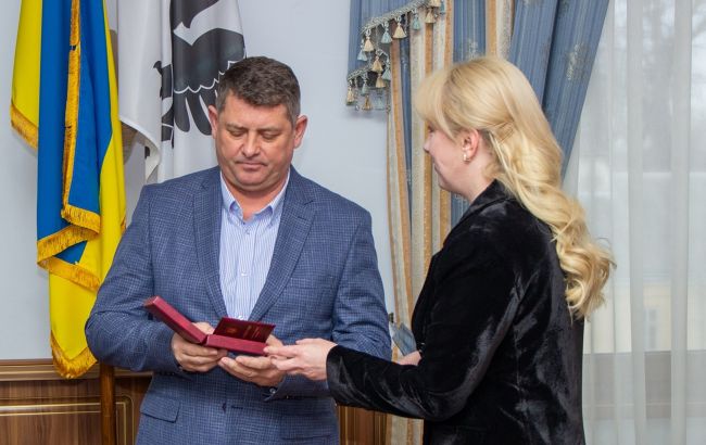 Возвращал к работе ТЭС после атак: энергетик ДТЭК получил госнаграду