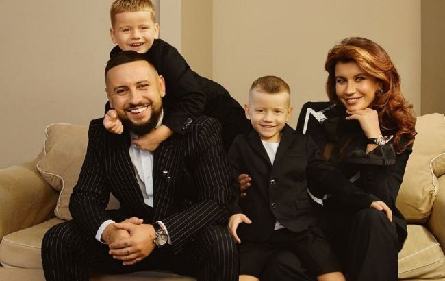 Наші красунчики: дружина MONATIK'А розчулила мережу відео з синочками