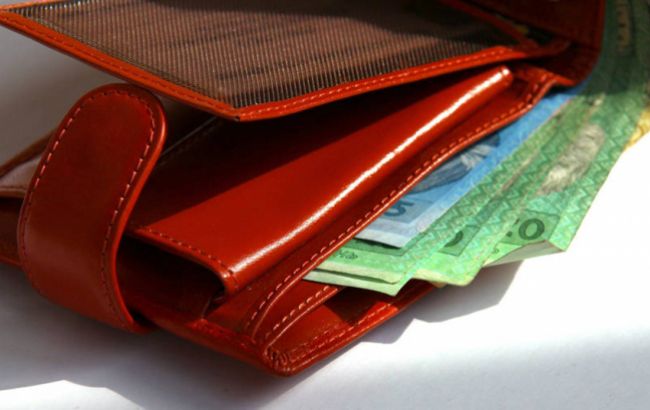 Кабмін пропонує підвищити мінімальну зарплату на 550 гривень