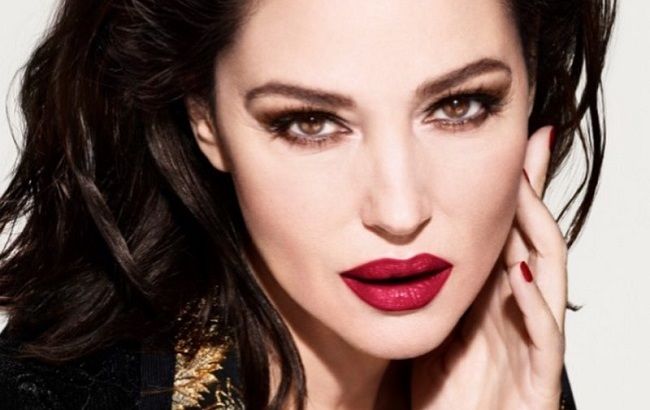 Эталон красоты: 55-летняя Моника Беллуччи удивила молодым внешним видом в съемке для глянца