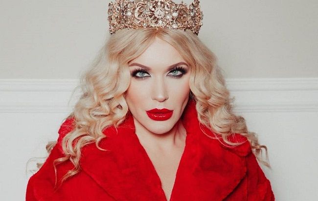 Нравится смотреть в зеркало: дива Монро подвела итоги в свой день рождения