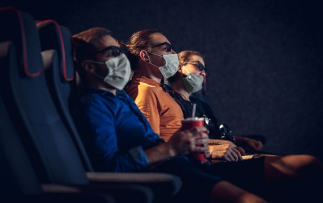 Кинотеатрам разрешили возобновить работу в "красной зоне"