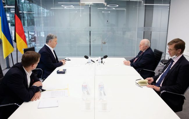 Порошенко: важно обеспечить необратимость реформы децентрализации в Украине