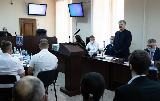 Порошенко у суді: Венедіктова боїться, зніміть з неї цей тягар