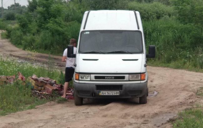 В Киеве зеленную зону превратили в свалку мусора