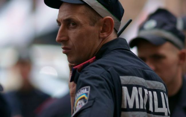 В Харківській обл. невідомий вистрілив у міліціонера