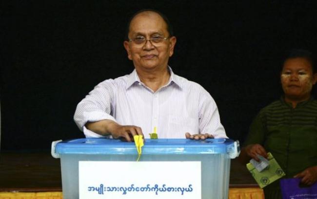 Президент Мьянмы пообещал плавный переход власти к оппозиции