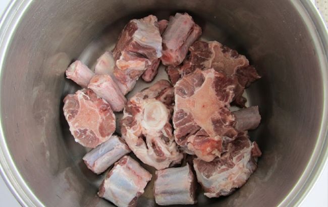 Чи потрібно мити м&rsquo;ясо на бульйон і як зварити його ідеальним