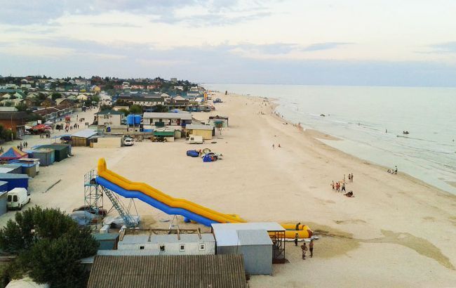 Азовское побережье накрыл сильный шторм: впечатляющие фото