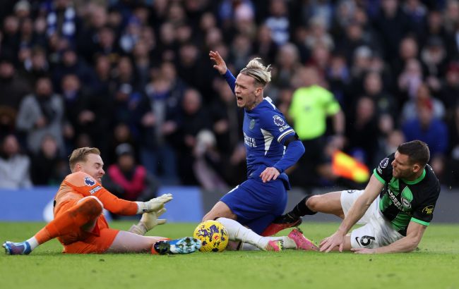 Мудрик заробив пенальті для "Челсі" в перестрілці з "Брайтоном" Де Дзербі