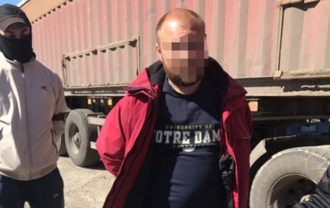 В Николаеве СБУ задержала двух торговцев оружием с большой партией боеприпасов