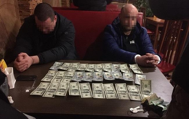 На Волині на хабарі затримано співробітника СБУ