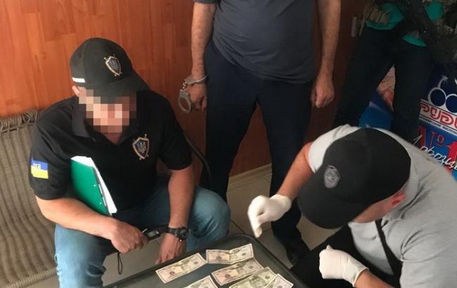 СБУ разоблачила на взятке чиновника Одесской таможни