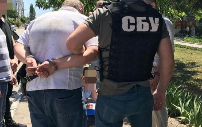 В Кропивницком разоблачили на взятке чиновника ГФС