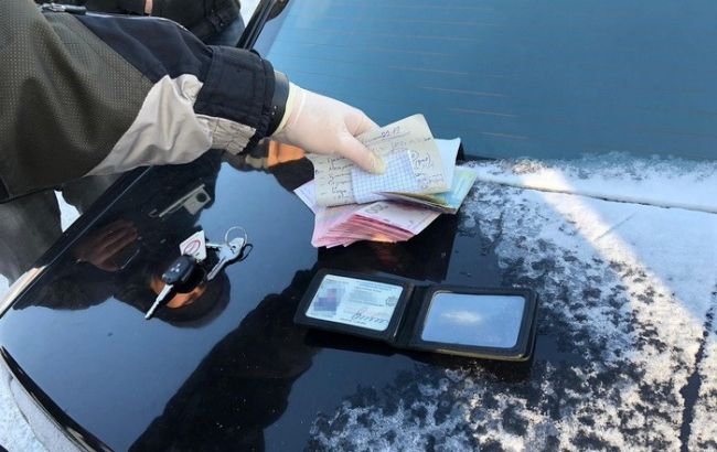 В Харківській області затримали на хабарі підполковника поліції