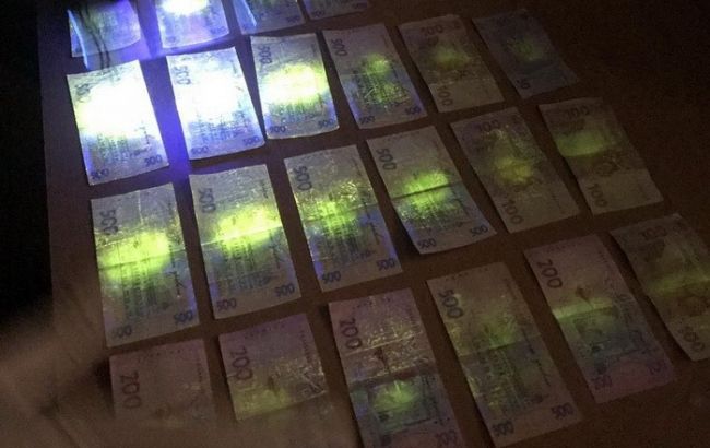 В Черновицкой области разоблачили на взятке чиновника миграционной службы