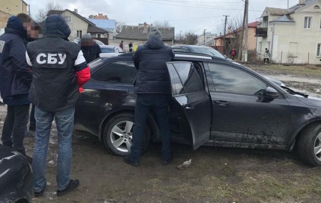 Во Львовской области полицейских заподозрили в сбыте наркотиков