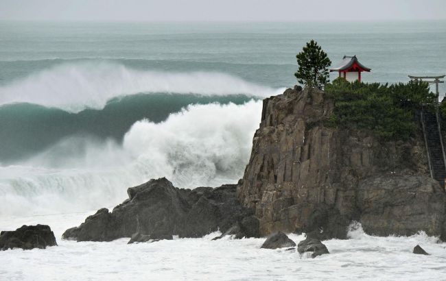 В Японии эвакуируют 350 тыс. человек из-за тайфуна