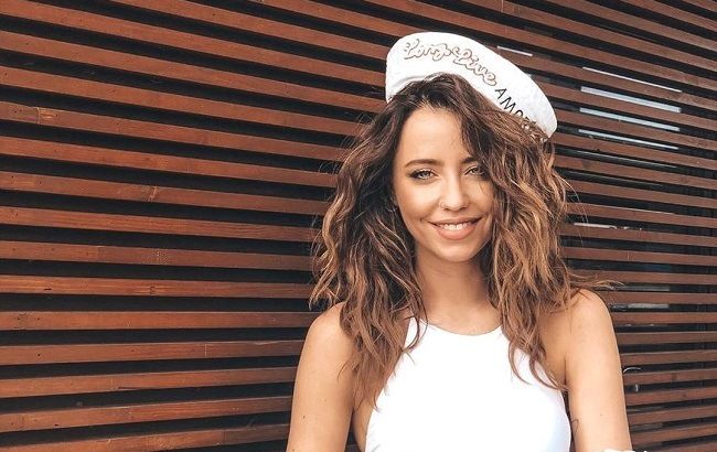 Сталося непоправне: Надя Дорофєєва розвеселила мережу кулінарним майстер-класом по інструкції чоловіка (відео)