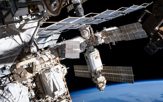 Отправка первого туристического экипажа в космос. Названа официальная дата