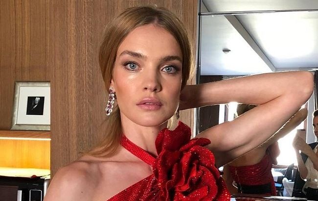 Английская роза: Наталья Водянова покорила Нью-Йорк женственными нарядами и стройной фигурой