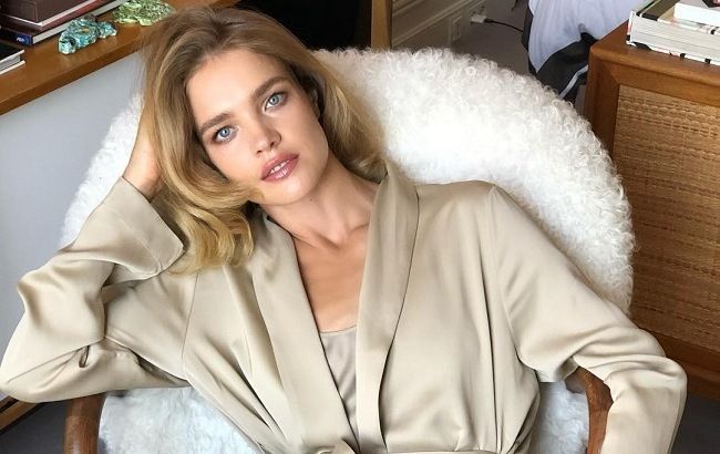 Ноги від вух: Наталія Водянова демонструє бездоганну фігуру і почуття стилю