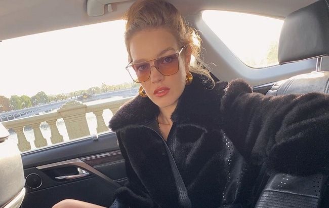 В пальто из экокожи и с полезным кофе: Наталья Водянова демонстрирует любовь к природе и здоровому образу жизни