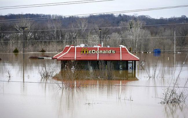 В двух штатах США в результате наводнений погибли 23 человека