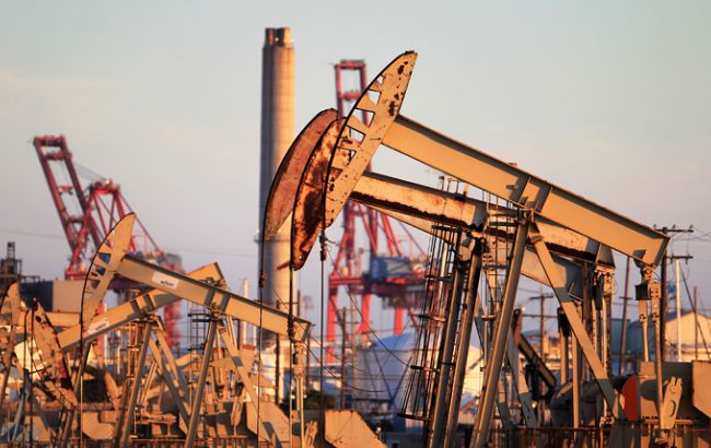 Рішення ОПЕК по видобутку нафти знизило курс карбованця і ціни на Brent