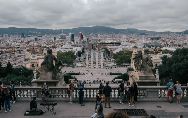 Всупереч санкціям. Яка європейська країна масово приймає в гості росіян