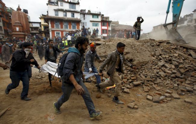 МИД не может связаться с 38 украинцами в Непале