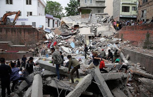 Украинский самолет для эвакуации граждан из Непала уже ремонтируют